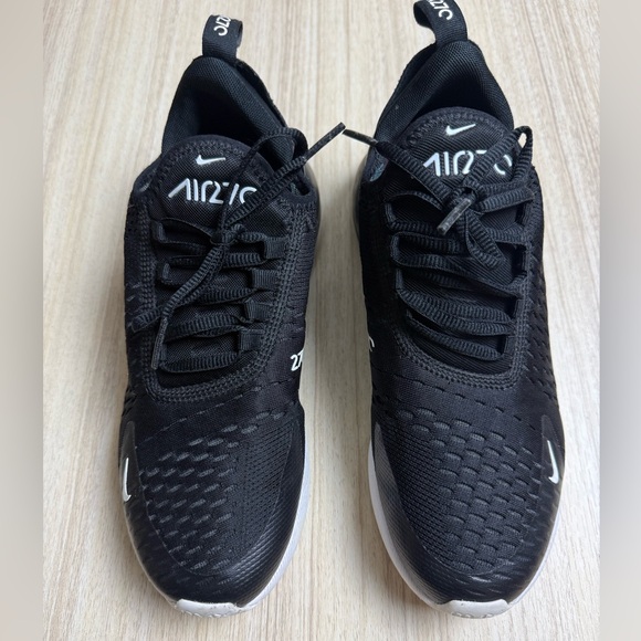Nike - Women’s Air Max 270 - Black / White - Sz 8 - Picture 4 of 7